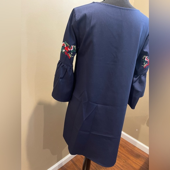 Florens Bell Sleeve Embroidered Tunic Dress - NWOT - Navy - Small - Picture 6 of 6